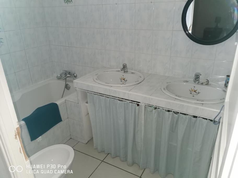 Villa Sidonie : Jardin+Jacuzzi En Ete, Plage A 17Min A Pied Марсилия Екстериор снимка